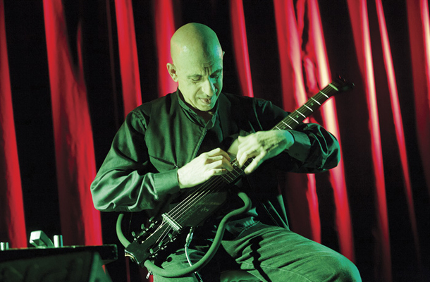 Glasbeni kolos Elliott Sharp (NYC), koncert, Defonija, Klub Gromka, AKC Metelkova, Ljubljana