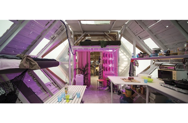 Notranjost vesoljskega plovila Seeker (Iskalec)