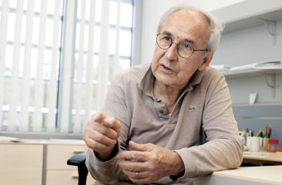 Starosta slovenskega bančnega sistema, dr. Ivan Ribnikar, o stresnih testih: »Pri stresnih testih se državo sleče ... smisel tega procesa ni nič drugega kot privatizacija.« 