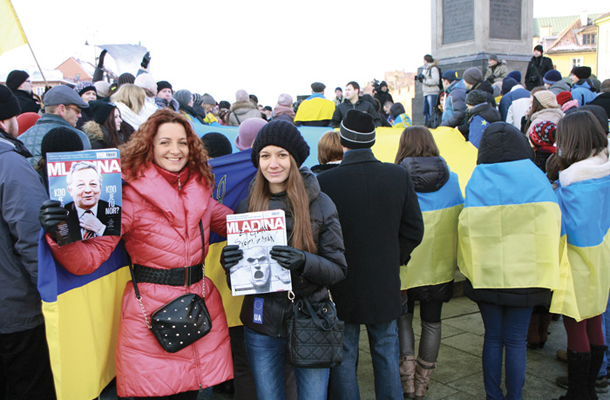 Ukrajinki na protestu za pridružitev Ukrajine EU, Plac Zamkowy, Varšava, Poljska / Foto Stanko Č.