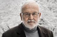 Jože Mencinger: »Tokratna privatizacija je podobno ideološka, kot je bila nacionalizacija leta 1948. Takrat je že privaten frizer ogrožal socializem, zdaj naj bi državno podjetje ogrožalo kapitalizem.«