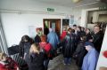 Čakajoči pred geodetsko upravo, ki bi radi uredili podatke o nepremičninah