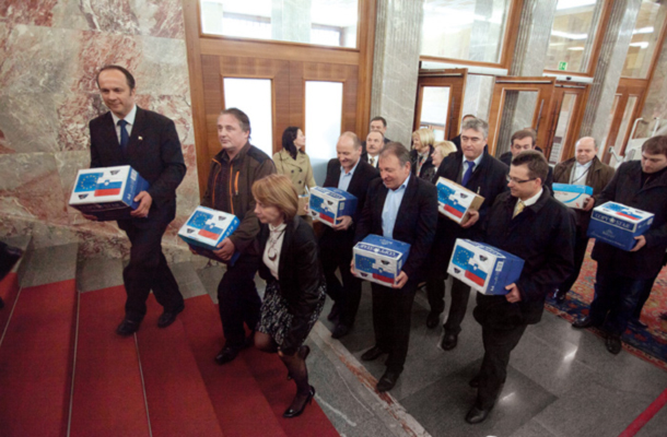 Ponosni borci za resnico