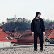 Svarun: &raquo;Nemoralni relativizem in risa.&laquo;
