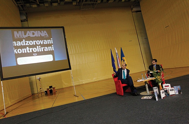 Janez Janša na pogovoru pri Ivanu Štuhecu v dvorani A.M. Slomška v Mariboru