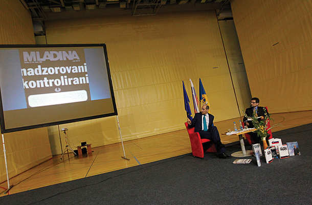 Janez Janša na pogovoru pri Ivanu Štuhecu v dvorani A.M. Slomška v Mariboru