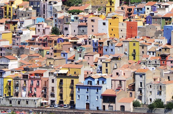 Barve Sredozemlja; Bosa, Sardinija.