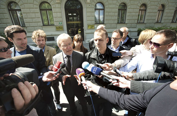 Predstavniki vstajniške stranke Solidarnost po sestanku pri predsedniku republike Borutu Pahorju