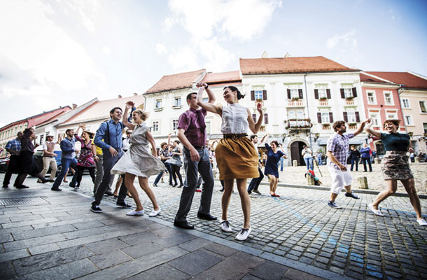 Sving po ulicah Ptuja, 100. obletnica koreografa Frankieja Manninga
