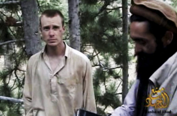 Bowe Bergdahl je bil ujet junija 2009, pravi, da so ga talibani v ujetništvu mučili in da je bil zaprt v kovinski kletki. 