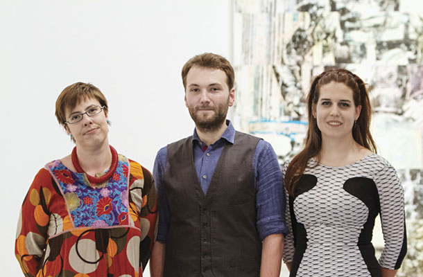 Kustosinja Petja Grafenauer ter avtorja Adrijan Praznik in Eva Lucija Kozak, Neujemanja, Galerija Equrna, Ljubljana