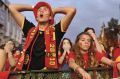 »Naravno razpoloženje nogometnega navijača je bridko razočaranje, ne glede na to, kako kaže moštvu« - Nick Hornby v knjigi Fever Pitch (Vročični met). Na fotografiji razočarani španski navijači po ponižujočem poraz njihove reprezentance z reprezentanco Nizozemske.