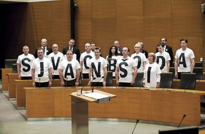 Današnji osvobojevalci Janeza Janše kot poslanci SDS v državnem zboru