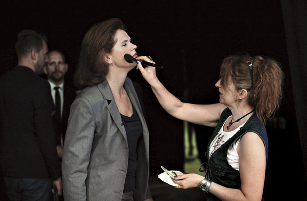 Izbiramo politike in političarke, ki jim bomo zaupali odločanje o našem skupnem političnem prostoru, o prihodnosti naših otrok in vnukov, ne pa medijske zvezde