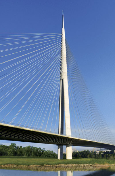 Plod vrhunskega slovenskega arhitekturnega in inženirskega znanja je most prek reke Save v Beogradu, ki so ga odprli januarja 2012. Most so zasnovali v podjetju Ponting iz Maribora, glavni konstruktor je bil inženir Viktor Markelj, arhitekt pa Peter Gabrijelčič. Pri gradnji tega fascinantnega objekta, ki ga odlikujejo številni uspešno rešeni tehnični izzivi, je sodelovalo tudi nekoč uspešno slovensko gradbeno podjetje SCT.