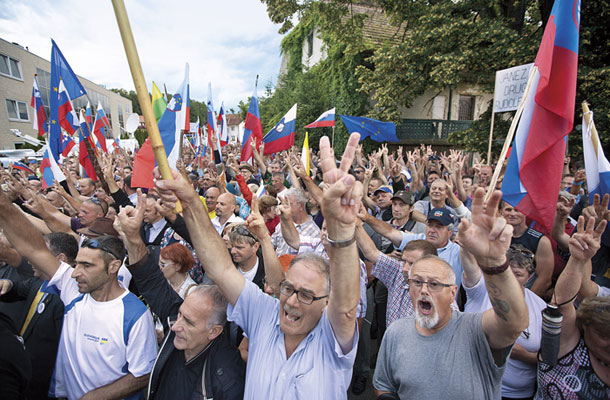 Podpora politiku ob odhodu v zapor