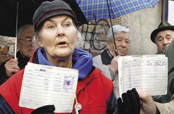 Protest razočaranih bosanskih varčevalcev v Sarajevu 