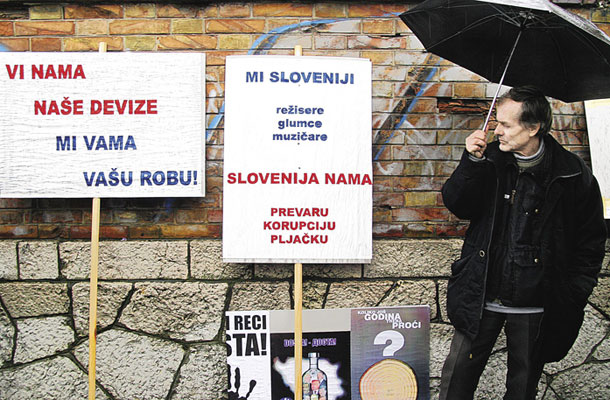 Pred leti se je Nova ljubljanska banka odločila oglaševati v Bosni. V Sarajevu so objavili plakate s prikupno mladenko, ki je mimoidoče spraševala: »Šta možemo ućiniti za vas?« Seveda ji je nekdo s sprejem takoj pripisal »Vratite pare!«