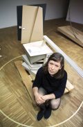 Lee Nevo: Neuradni urad za odstranitev upornih moralnih vprašanj, KC Tobačna 001, Ljubljana