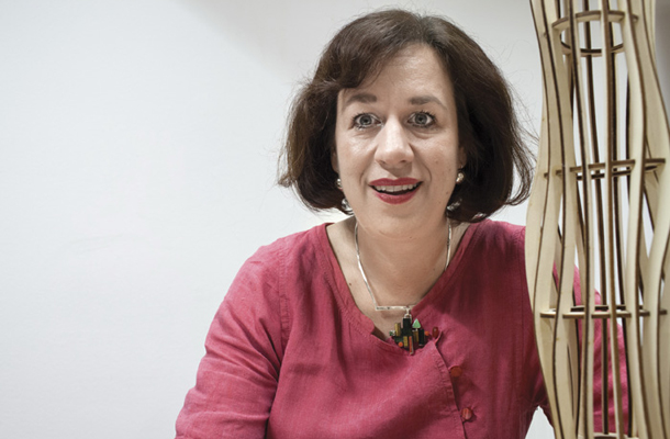 Dr. Manja Kitek Kuzman, docentka na Oddelku za lesarstvo Biotehniške fakultete v Ljubljani