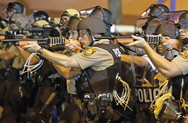 V službi ljudstva –policija na ulicah ameriškega Fergusona 