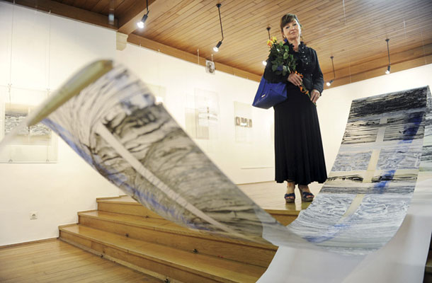 Milena Gregorčič: Linije in transparence, Galerija Božidarja Jakca, Kostanjevica na Krki 