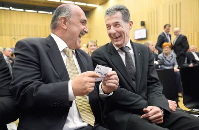Dva dni pred odstopom, 15. oktobra: gospodarski minister Jožef Petrovič in Stojan Petrič, predsednik skupine Kolektor, na vrhu slovenskega gospodarstva na Brdu 