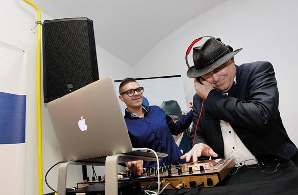 Primož Podpečan, DJ Popi in dr. Andrej Fištravec, župan mestne občine, Maribor