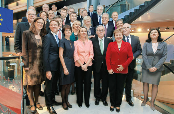 Bo evropska komisija pod vodstvom Jean-Clauda Junckerja še naprej utrjevala neoliberalno gospodarsko politiko?