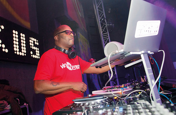 Jazzy Jeff: Kljub dolgi glasbeni karieri ga še vedno napovedujejo kot tistega iz serije Princ z Bel Aira. Kar mu gre na živce.