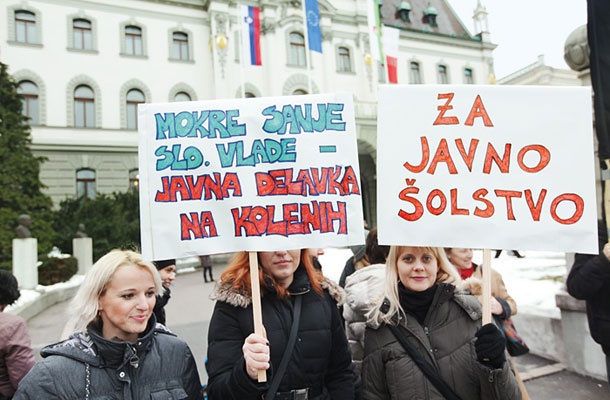 Demonstracije proti rezanju stroškov v javnem šolstvu januarja 2013.  Je danes kaj drugače?
