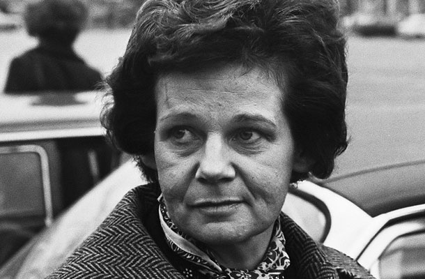 Zdravnica Truus Postma je leta 1971 svoji na smrt bolni materi po večkratnih prošnjah vbrizgala smrtni odmerek morfija. Na sodnem procesu, ki je sledil, je bila spoznana za krivo umora, a ji je sodišče dosodilo le enotedensko pogojno kazen. Primer je sprožil široko javno razpravo o evtanaziji, ki je pripeljala do njene regulacije. Truus Postma je umrla decembra lani, stara 87 let.