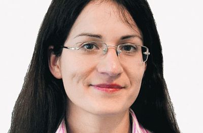 Dr. Sabina Lange z Evropskega inštituta za javno upravo: »Priporočila komisije niso pravno zavezujoča, v povprečju jih zato države članice upoštevajo v zgolj 10 odstotkih.«