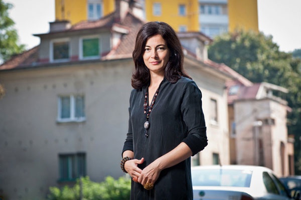 Maja Ivanič: »Ker želimo, da vlada ponovno premisli o tej odločitvi, bo Društvo arhitektov Ljubljana 19. marca ob 17. uri v Cankarjevem domu pripravilo okroglo mizo Kdo se boji arhitekturnega natečaja?«