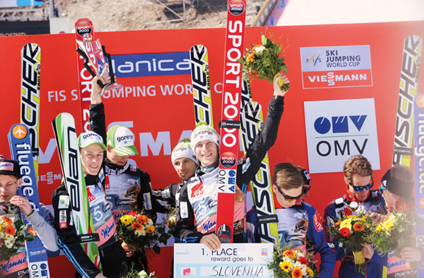 Slovenski skakalci Peter Prevc, Jurij Tepeš, Anže Semenič in Robert Kranjec, moštveni zmagovalci, finale svetovnega pokala, Planica