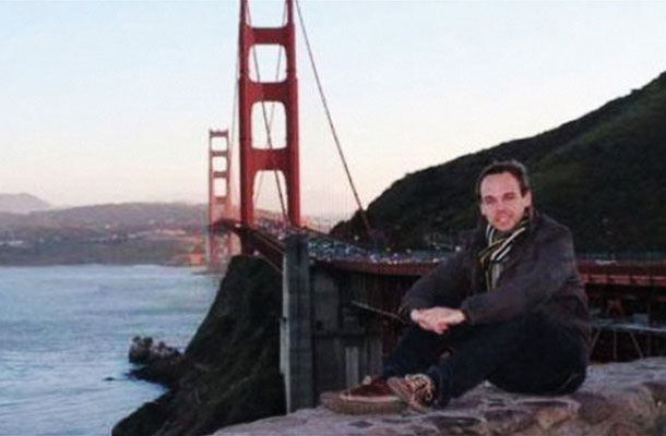 Andreas Lubitz pred mostom Golden Gate v San Franciscu