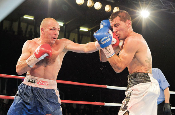 Novi WBF svetovni prvak Dejan Zavec v borbi s Sašo Jengojanom, Tabor, Maribor