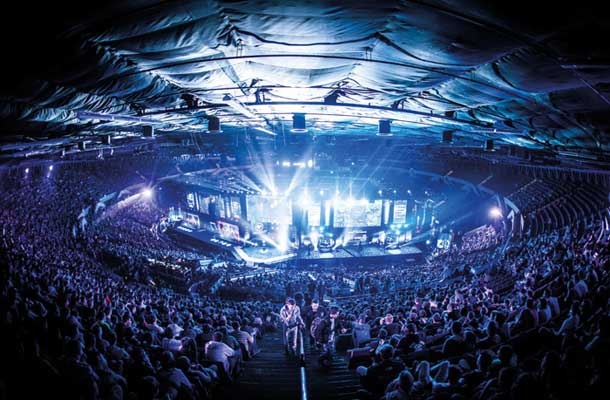 Letošnji e-športni turnir Intel Extreme Masters v Katowicah na Poljskem si je v štirih dneh v razprodani dvorani v živo ogledalo več kot sto tisoč ljudi.
