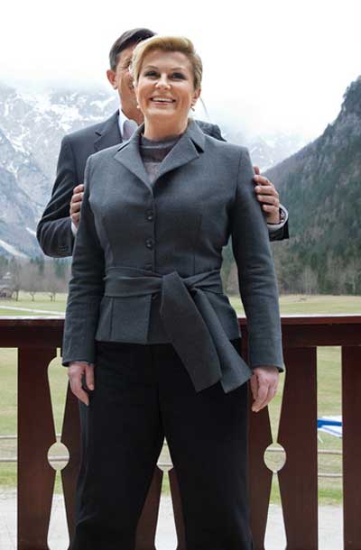 Lijepa naša (zadaj bivši najlepši)