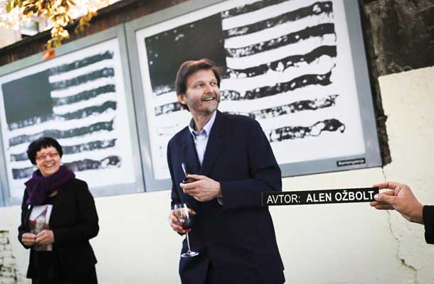 Alen Ožbolt: Blak flags/Črne zastave, Ulična galerija, Ljubljana