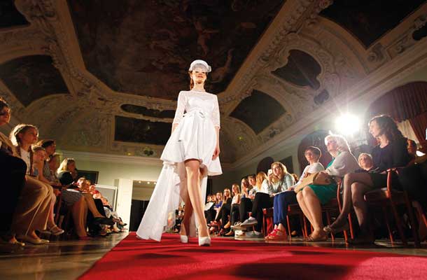 Modna revija dijakov SŠOM in Suzane Rengeo, E2RD, Pokrajinski muzej Maribor 