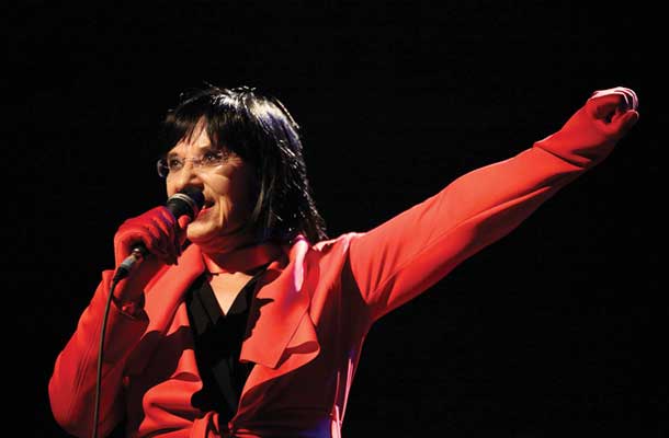 Svetlana Makarovič: Kdor gleda ljudi skozi mačje oči, veliki koncert ob izidu knjige in zbirke albumov ŠANSONI, Kino Šiška, Ljubljana