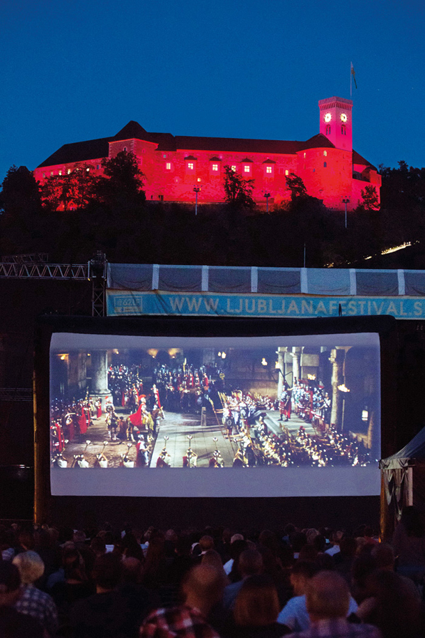 Projekcija klasike Ben-Hur na Kongresnem trgu v Ljubljani junija 2014 