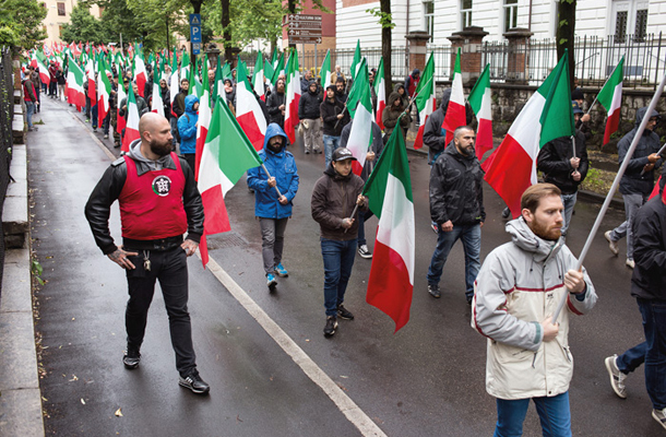 Povorka fašističnega gibanja  CasaPound v Gorici, 23. maja 2015