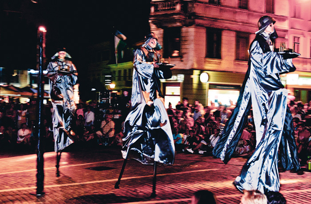 Teatr Biuro Podroz, Ana Desetnica, Prešernov trg, Ljubljana