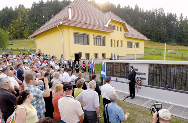 Pahorjev spravni govor pred spornimi spominskimi ploščami 
