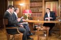 Aleksis Cipras med intervjujem za grško televizijo na predvečer glasovanja v parlamentu 