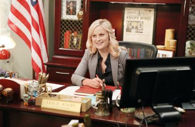 Parki in rekreacija: občinska uslužbenka Leslie Knope (Amy Poehler) v eni najboljših sodobnih humorističnih nadaljevank