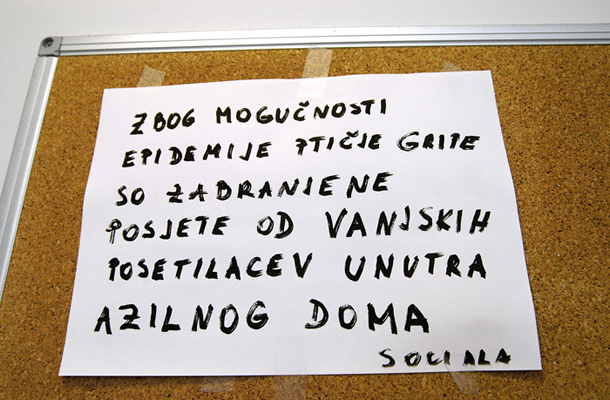 Napis uprave v Azilnem domu v Ljubljani leta 2005 