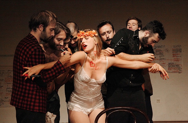 Motiv iz performansa Kapital